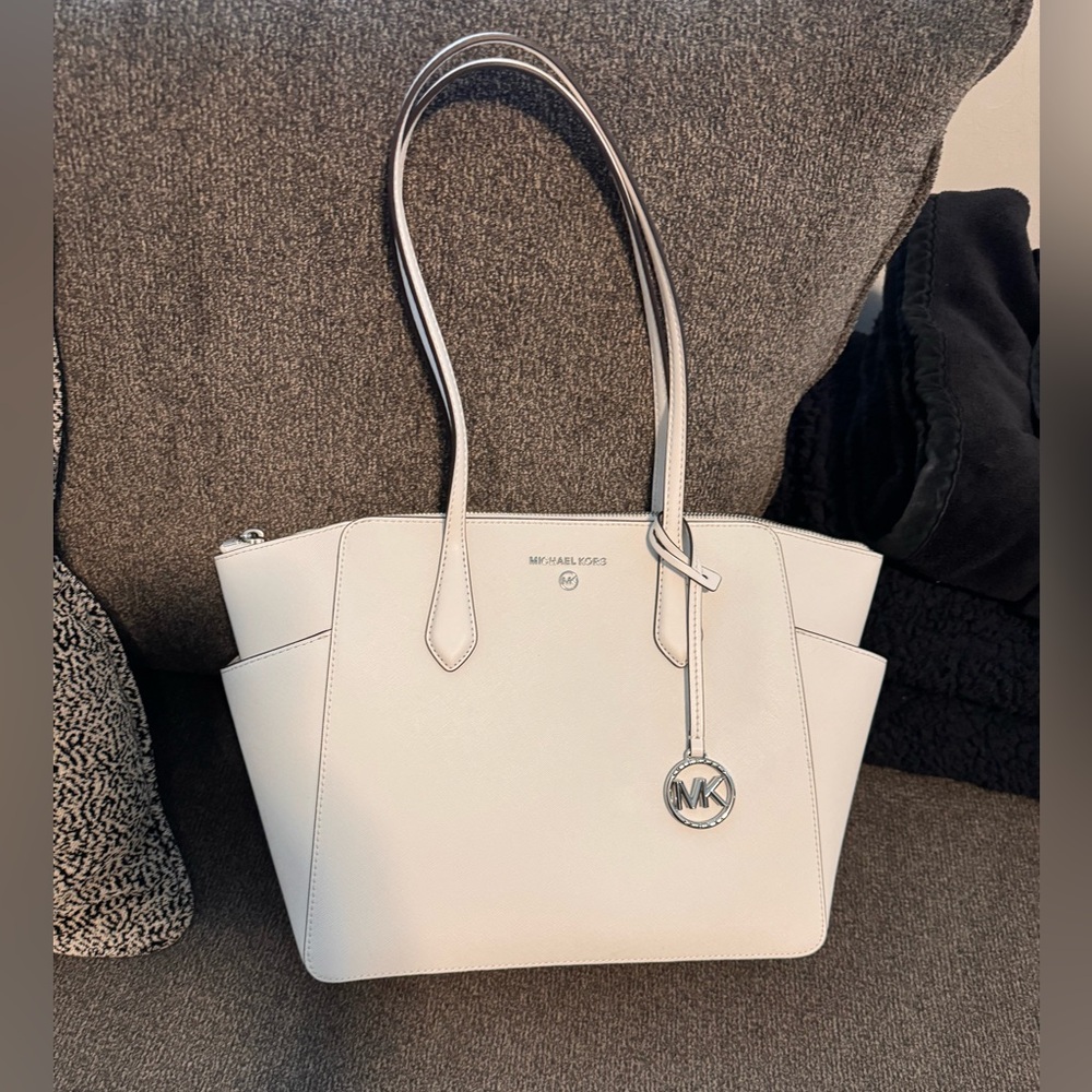 MK Marilyn medium zip leather tote bag with silver hardware. NWT!